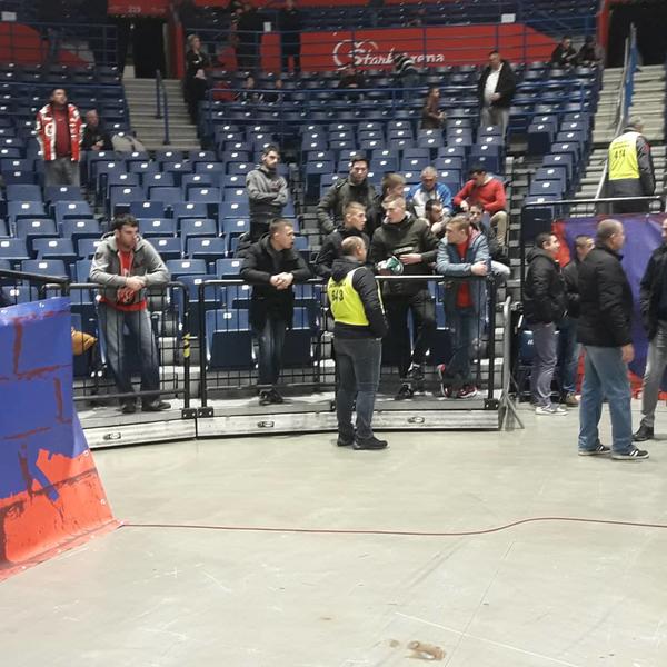 OBEZBEĐENJE SPREČILO INCIDENT U ARENI! Navijači Žalgirisa uradili nešto što se nikako ne sme!