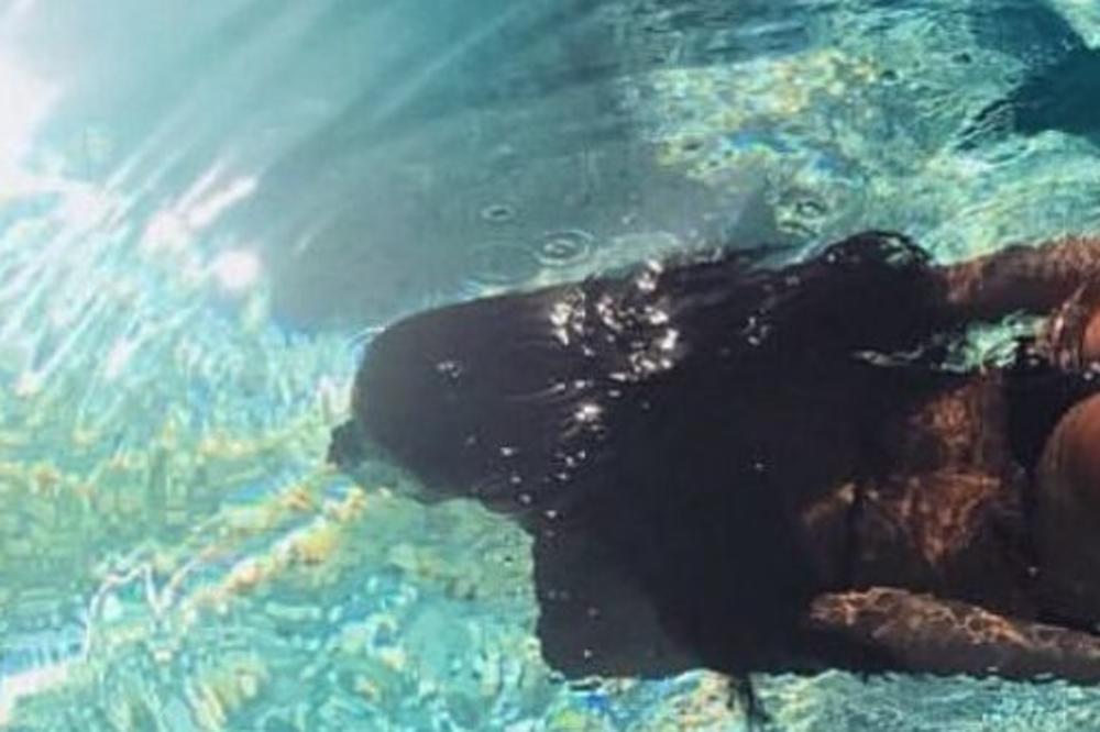 SANDRA AFRIKA DOBILA OZBILJNU KONKURENCIJU KADA JE ONA ISTAKLA SVOJ 1 ADUT: Naša pevačica pokazala GU*U!(FOTO)