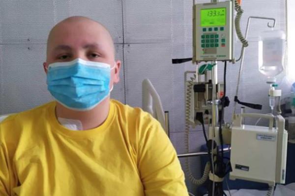 STEFAN NE IDE U 8. RAZRED JER IMA LEUKEMIJU! Drugare dugo ne viđa, BRAT POKUŠAVA DA MU SPASI ŽIVOT, TO MOŽEMO I MI