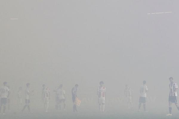 SINDIKAT FUDBALERA POSLAO HITAN ZAHTEV U FSS: Odmah naredite klubovima da obustave treninge zbog zagađenja!