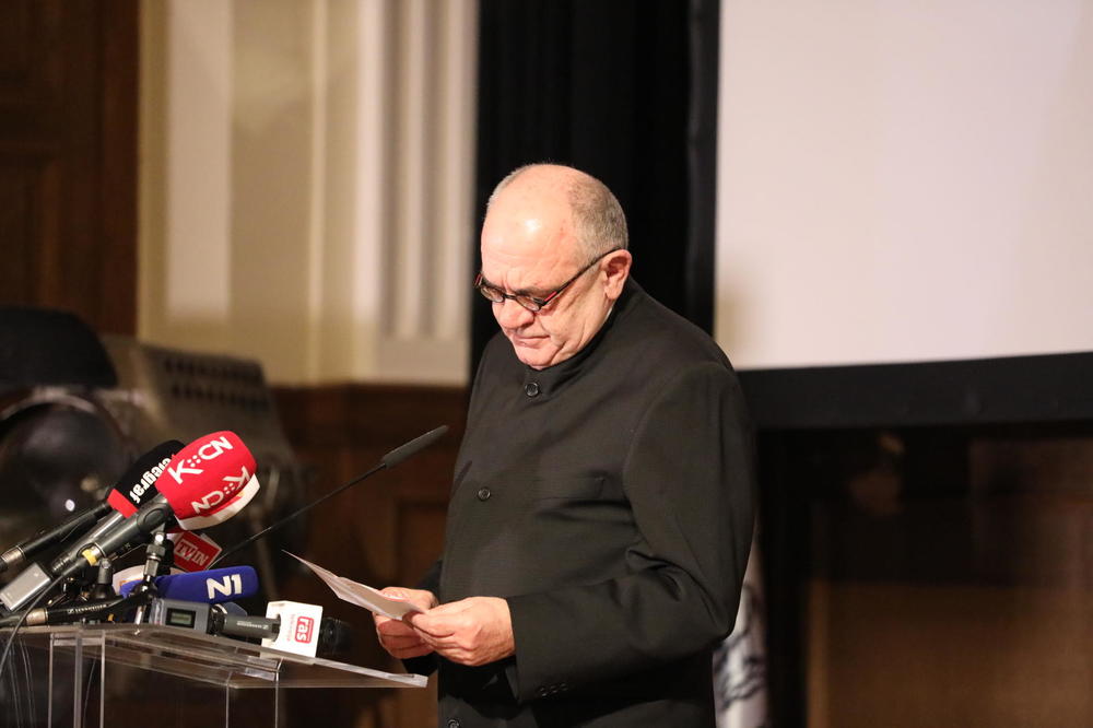 "Rekao je da u Srbiju može da se vrati samo u kovčegu" Stojanović sahranio jedinca, ova tragedija će vas zalediti