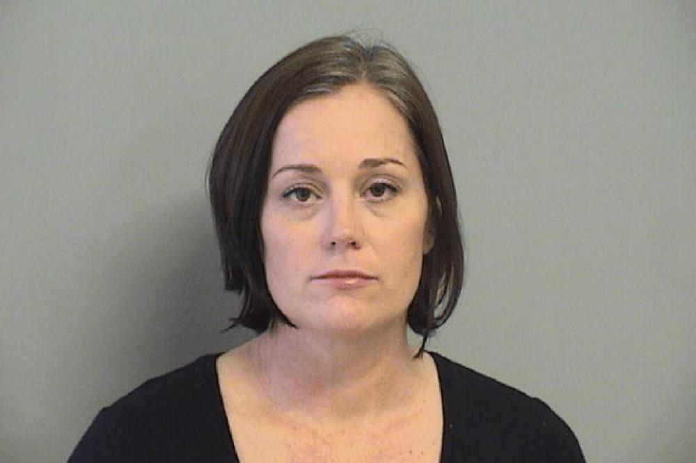 POHOTNA NASTAVNICA IMALA TROJKU SA UČENIKOM I UČITELJICOM: O njoj šapuće CELA AMERIKA! (FOTO)