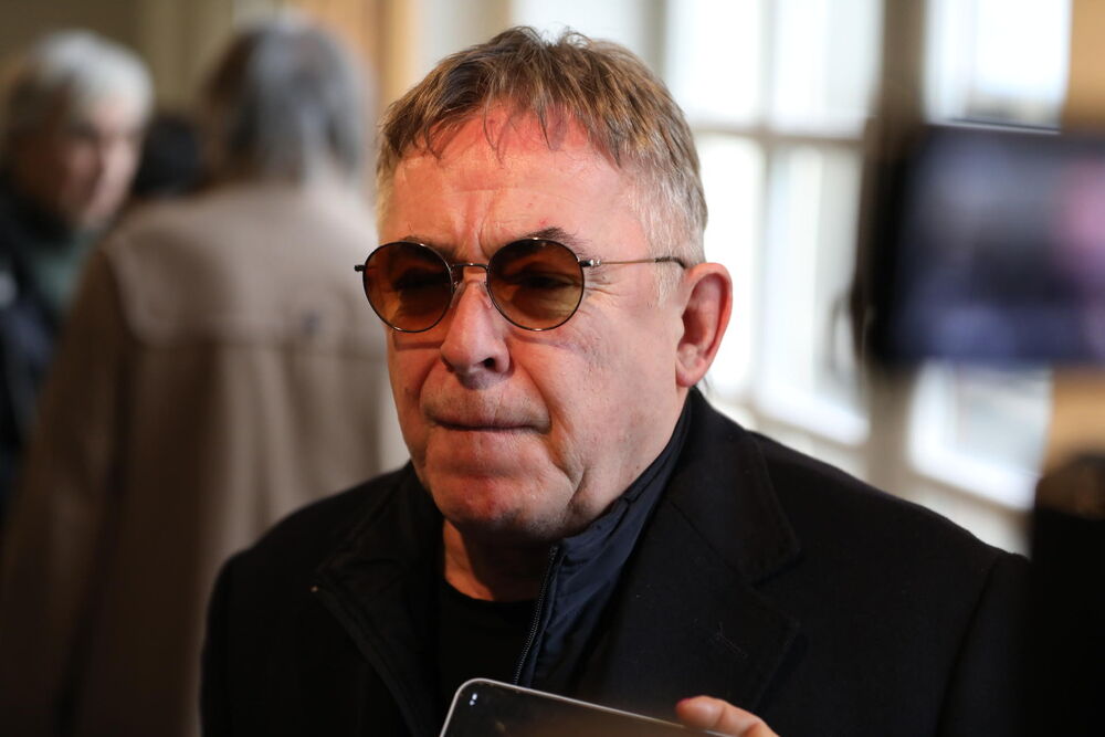 Mediji su pre nekoliko godina pisali da bivša supruga Mime Karadžića radi u marketingu jedne državne firme