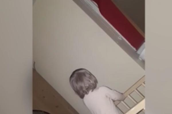 MAJKA TVRDI DA SE NJENA ĆERKA IGRALA SA DUHOM: Snimila sve, i kaže da zna čija je to DUŠA (VIDEO)