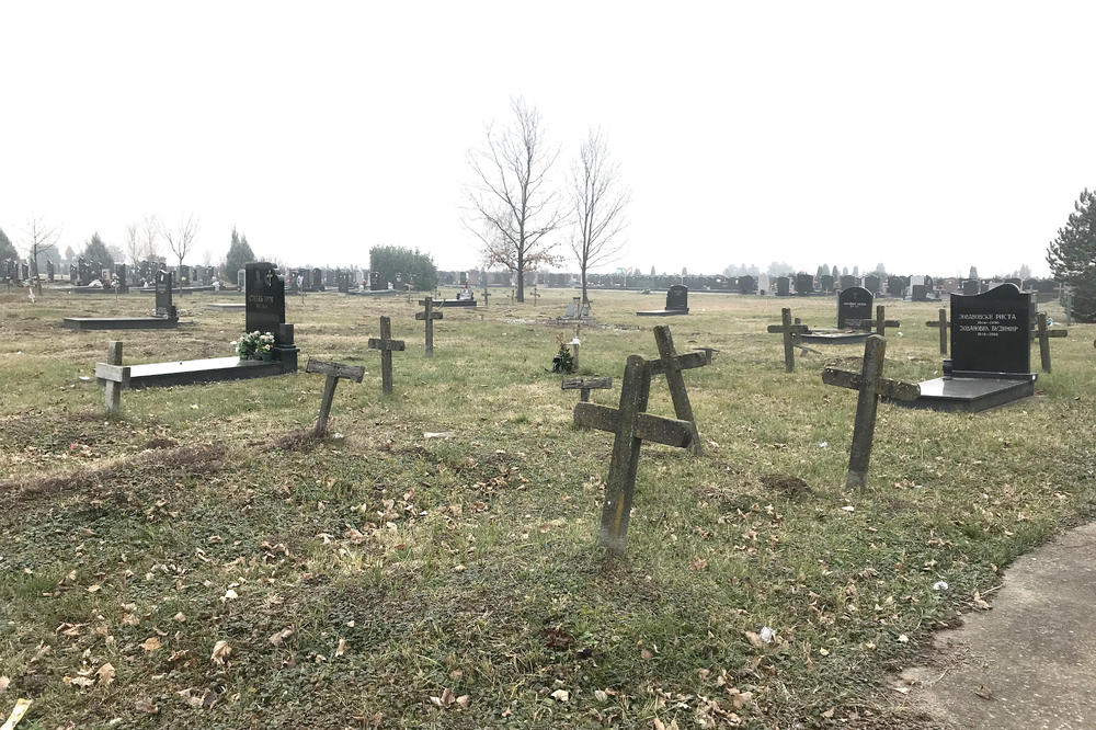 BAGERIMA PREKOPALI SRPSKE GROBOVE!? Groblja na Kosovu i Metohiji sada i na meti vandala iz komunalnog preduzeća