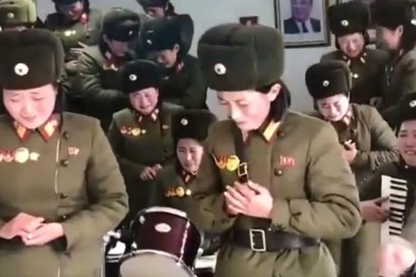 NEMA KO SE NIJE RASPLAKAO DOK JE GLEDAO OVAJ SNIMAK: Stvarno je POTRESNO! (VIDEO)