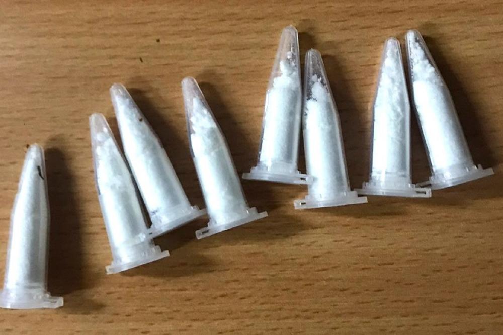 BMW SA NEMAČKIM TABLICAMA ZAUSTAVLJEN JE NA CARINI: 17 grama kokaina je spakovano U SPECIJALNE AMPULE (FOTO)