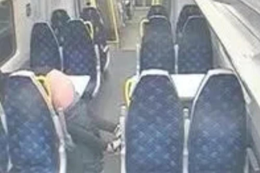 ŽESTOKO SE DOHVATILI U PRAZNOM VOZU: Reakcija policije je ŠOKIRALA građane! (VIDEO)