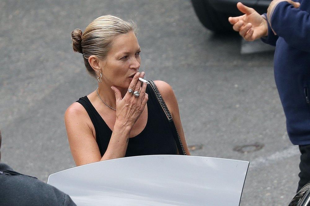 BILA JE MALOLETNA KADA JOJ JE TRAŽIO DA SKINE BRUS: Jeziva ISPOVEST manekenke će vas RAZBESNETI!