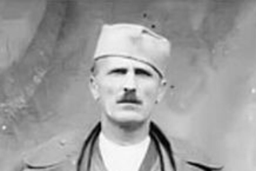 OVAJ HEROJ PREŽIVEO JE 70 RANA U DANU, GENERALI SU MU SE DIVILI: Posle rata molio je za koricu hleba, STAR I SAKAT