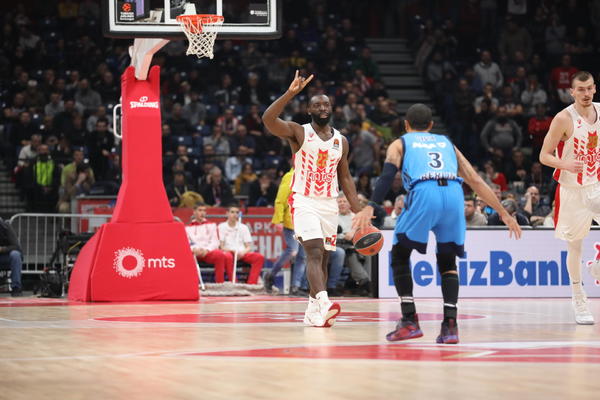 EVO ME, GLEDAM ZVEZDU: Poznati NBA analitičar došao da vidi Zvezdinog talenta!