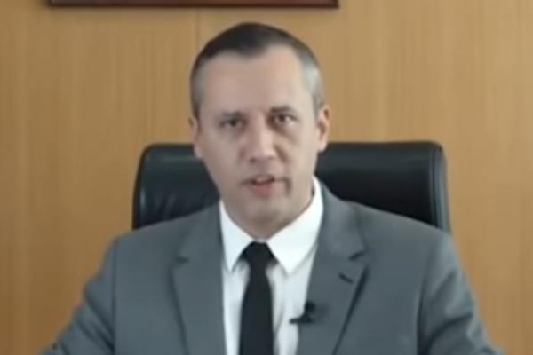 SMENJEN MINISTAR KULTURE ZBOG SKANDALOZNE IZJAVE: Iako ga je premijer voleo, OVO NIJE MOGAO DA ISTRPI!