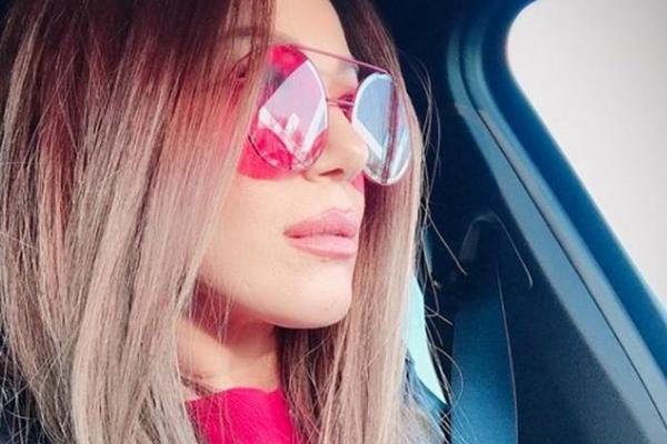 PRE 40 DANA JE OSTALA BEZ OCA, A SADA JE OBJAVILA SLIKU SA NJIM: Pevačica veruje da VIŠE NE PATI! (FOTO)