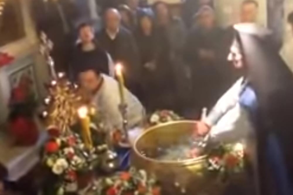 OVO NIKADA NEMOJTE DA RADITE SA SVETOM VODICOM: Sveštenik otkriva šta da radite sa starom, kada uzmete NOVU!