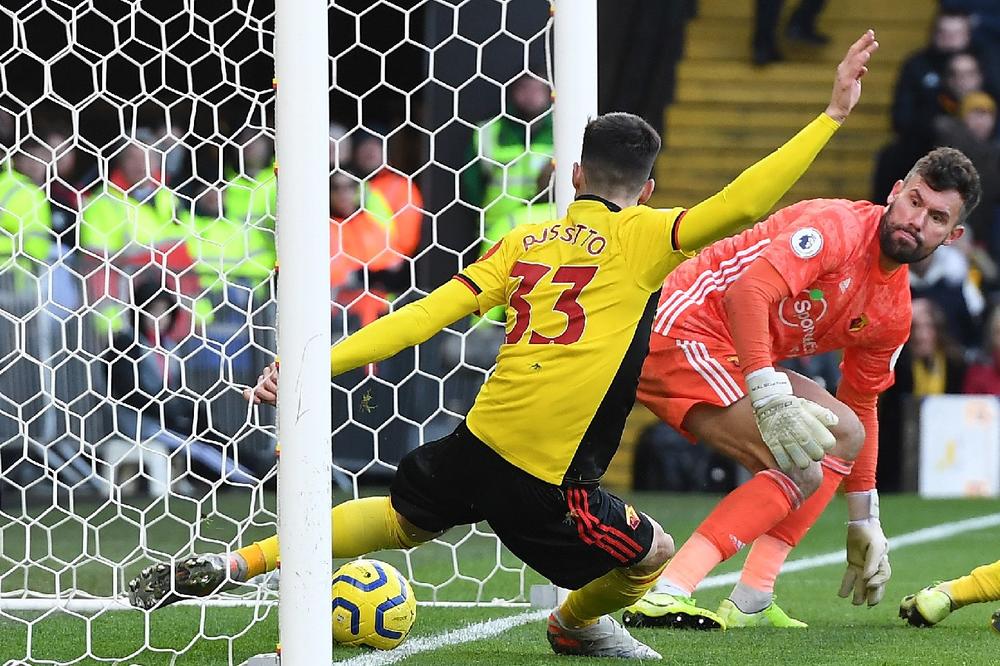 VAR još jednom ubio fudbal: Totenhem nastavio mučenje, Votford žali za promašenim penalom!