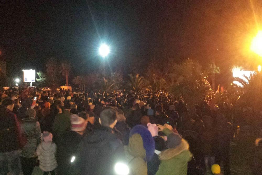 NA CETINJU UHAPŠENA GRUPA BUDVANA NAKON MOLEBANA: Po dolasku jednog episkopa PUŠTENI NA SLOBODU