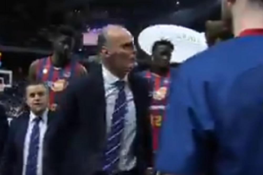 ŠTA SI REKAO?! UMUKNI! Duško Ivanović pravio haos na tajm-autu!