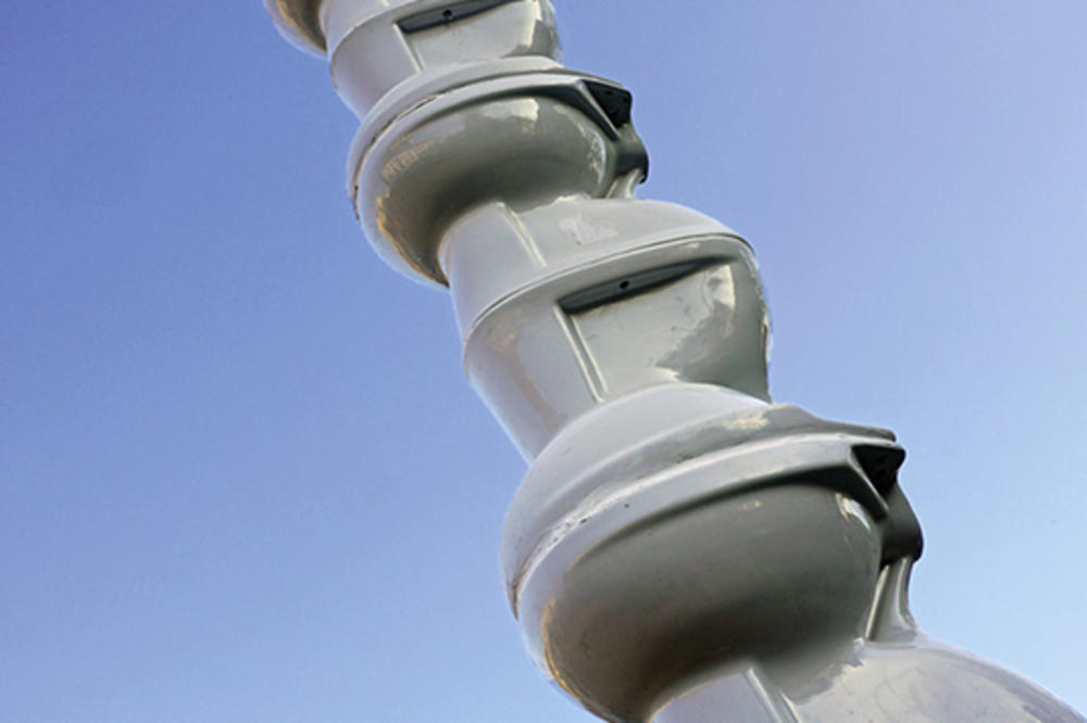 U Čačku uništeno umetničko delo "Beskrajni stub" Branislava Nikolića izloženo na glavnom gradskom trgu