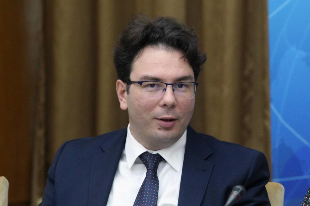 DRŽAVNI SEKRETAR U MINISTARSTVU PRAVDE PREDLAŽE: Vučić da bira sudije, uvesti eksternu kontrolu pravosuđa