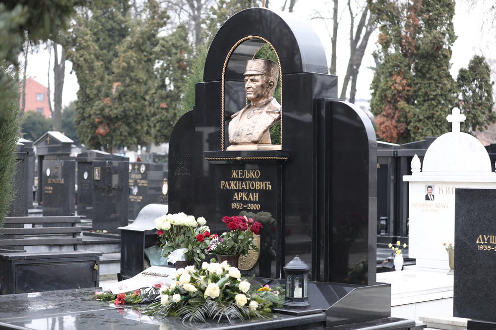NA DANAŠNJI DAN SAHRANJEN JE KOMANDANT ARKAN: Ono što smo zatekli na NJEGOVOM GROBU nas je NATERALO DA SE ZAMISLIMO