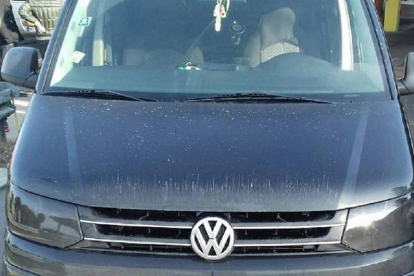 CRNI KOMBI SU VOZILI BUGARI: Zaustavljen je na granici Srbije i Bugarske, svašta su POKUŠALI DA SAKRIJU (FOTO)