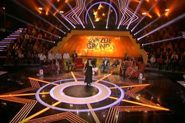 PEVAČICA UŽIVA U LUKSUZU, BOGATA JE KAO NIKO U SRBIJI, A SADA JE SLUŠKINJI SMANJILA PLATU: Sve zbog KAFE!