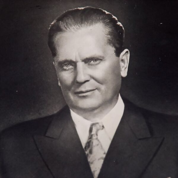 OVAJ ČOVEK JE JEDINI LUPIO ŠAKOM O STO TITU I PONIZIO GA! Stigla ga je SMRT koja je do danas MISTERIOZNA