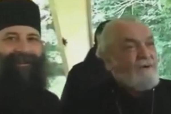 MITROPOLIT PORFIRIJE S KOLEGAMA PEVA ČETNIČKE PESME! Ovaj SNIMAK je napravio HAOS na INTERNETU, a imamo i DODATAK!