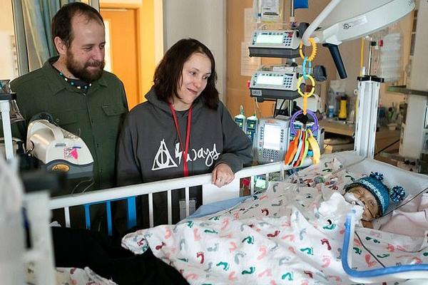 NJEGOVOM SINU JE JETRA OTKAZIVALA: Ovaj OTAC je postao HEROJ zbog onoga što je uradio da ga SPASE! (FOTO)