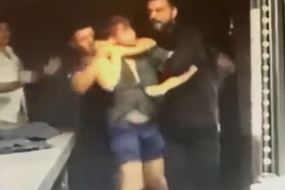 UZNEMIRUJUĆI SNIMCI: Ragbisti krvnički prebili na smrt tinejdžera! Izveli ga ispred kluba i tukli dok nije izdahnuo