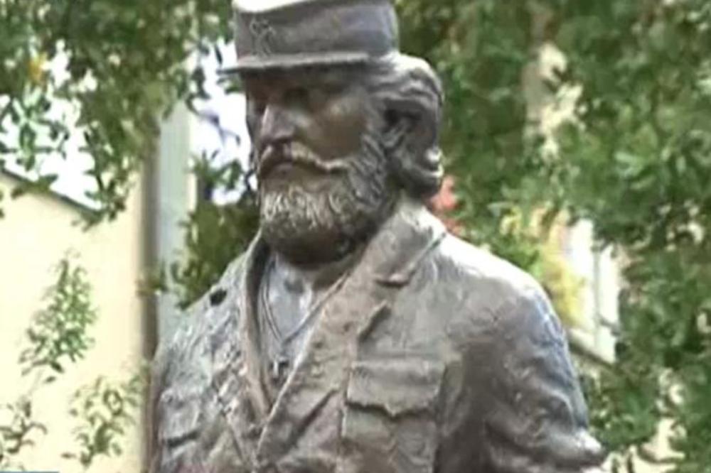 JNA SE POVUKLA A JEDAN VOJVODA JE OSTAO DA BRANI SRBE: Hrvati su pred njim drhtali zbog jedne stvari! (VIDEO)