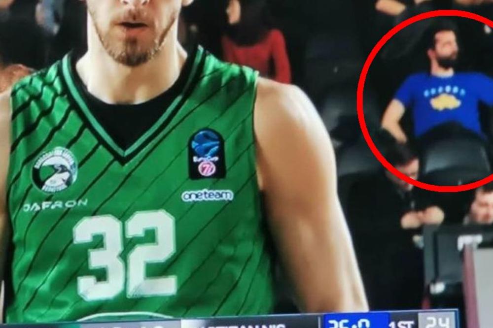 NAVIJAČ PROVOCIRAO IGRAČE PARTIZANA MAJICOM SA ZASTAVOM KOSOVA: Ogroman skandal u Istanbulu, a niko nije reagovao!