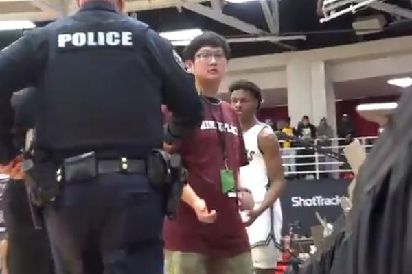 GLEDALAC GAĐAO LEBRONOVOG SINA USRED MEČA: Policija odmah uletela, tata Džejms besan kao ris!