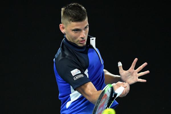 FEDERER JE IPAK PREKRUPAN ZALOGAJ ZA KRAJINOVIĆA: Fića jedva da je oznojio Rodžera, nisu pomogli ni Noletovi saveti