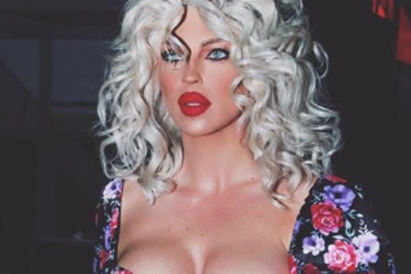 KARLEUŠI EKSPLODIRALO POPRSJE OD VELIČINE! FANOVI U TRANSU: Jelena oduševila novim izdanjem! (FOTO)