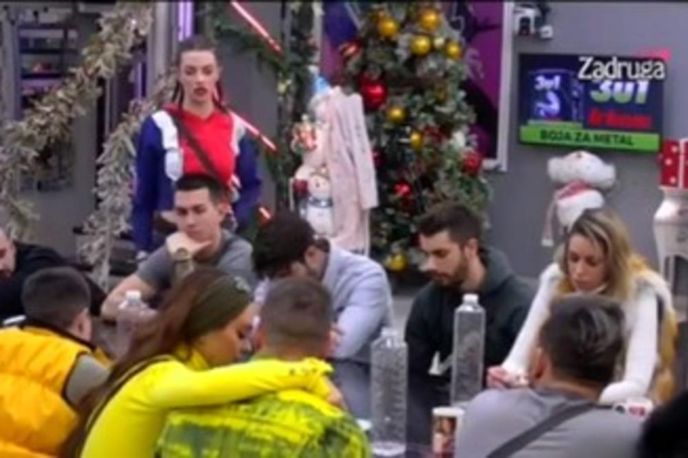 DOVEDITE OBEZBEĐENJE... Tara preti Ivi: Razbiću ti šolju o glavu! (VIDEO)