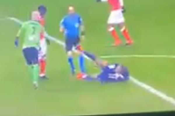 POBESNELI RAJKOVIĆ BACIO NA TRAVU MBAPEA: Noćna mora za srpskog golmana protiv PSŽ-a, ovo mu je najgori meč!