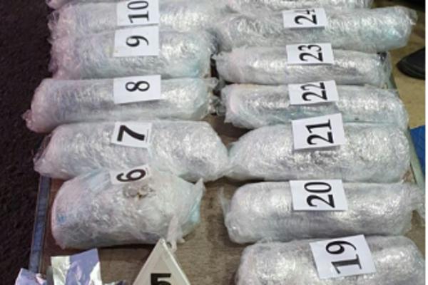 MUP ZAUSTAVIO AUTOMOBIL NA GRANICI! Kada su pretresli POD vozila, ODMAH SU UHAPSILI VOZAČA! (FOTO)