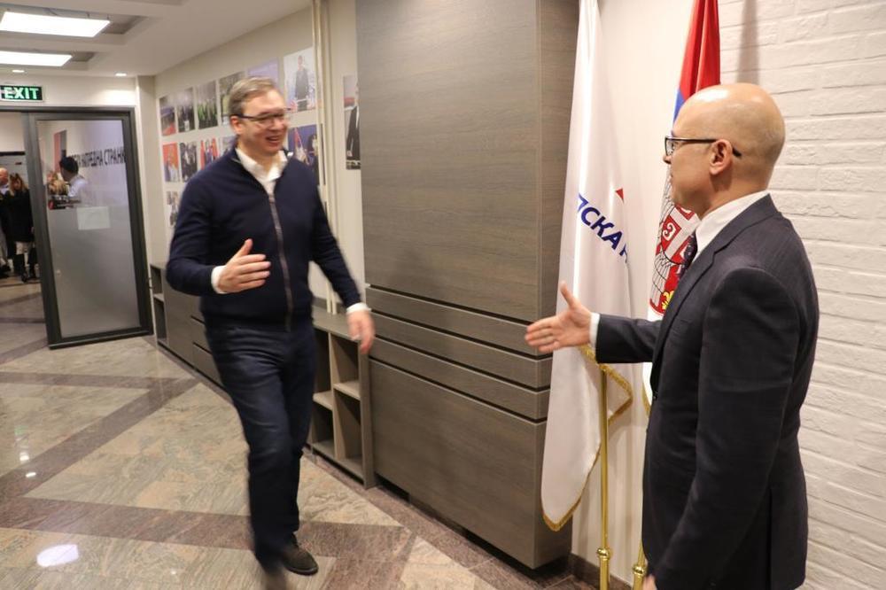 MILOŠ VUČEVIĆ: Vučić je naš Mesi, ne treba ga menjati! Za SNS i Srbiju je bitno da ostane da radi svoj posao!