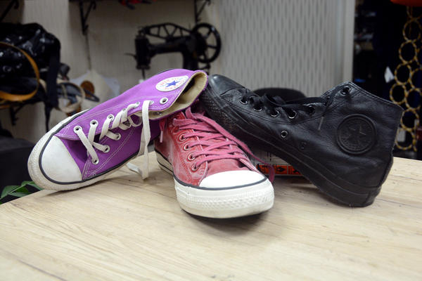 MARKO JE PORUČIO PATIKE PREKO INSTAGRAMA: Kada mu je paket stigao - NEVERICA! Pobesneo je