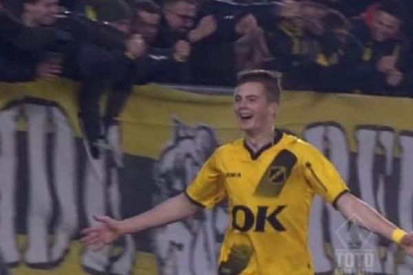 SRPSKI TINEJDŽER SRUŠIO PSV: Ivan Ilić pokazao o kakvom se talentu radi i da ga nije slučajno kupio Mančester Siti!