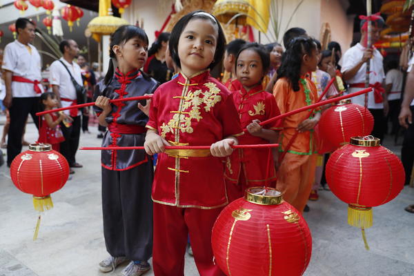 ESPRESO 新闻编辑室向驻塞尔维亚的华人朋友及中国人民送上农历新年的祝福-祝福大家春节快乐，新的一年身体健康，幸福美满!