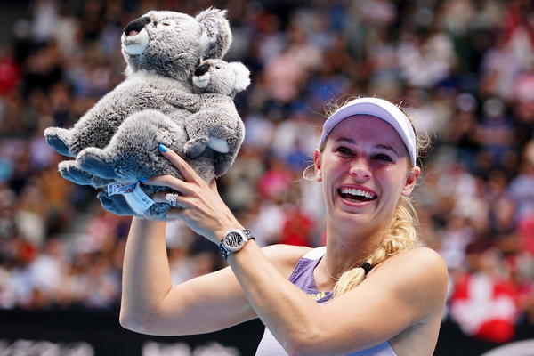 POZNATA TENISERKA POKAZALA TRUDNIČKI STOMAK: Čestitala joj ljuta rivalka!