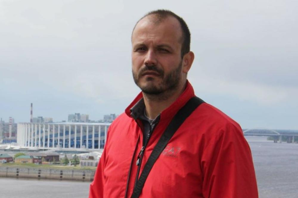 UHAPŠEN KOLUMNISTA IGOR DAMJANOVIĆ: Priveli ga zbog prepiske na Fejsbuku (FOTO)