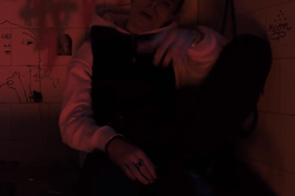 STALNO NOSI PLETENICE I KIKICE! Kolika je zaista kosa jutjubera Vojaža? Pogledajte kako izgleda kad je pusti!