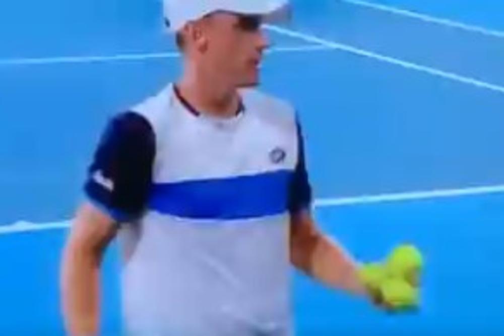 ŠOKANTAN SNIMAK: Milman varao protiv Federera! Zbog ovoga mora biti žestoko kažnjen!