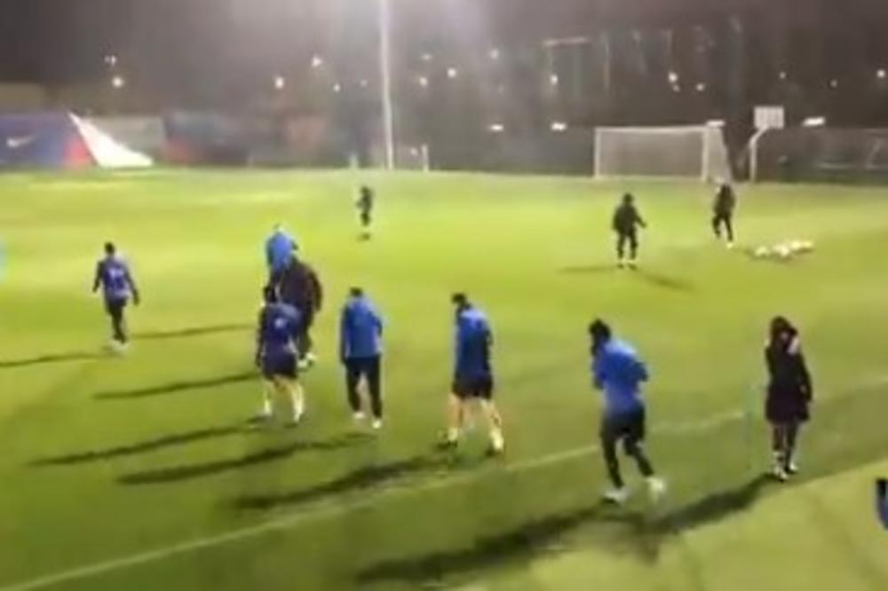 NIJE ZNAO DA GA SNIMAJU: Đerar Pike besneo na trenera Barselone!