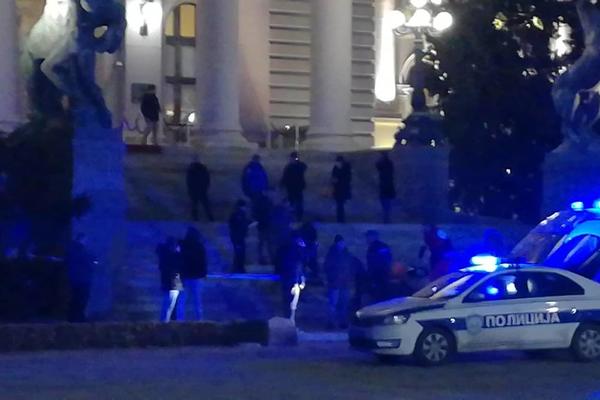 RASVETLJENO UBISTVO DEJANA ILIĆA (48) IZ BEOGRADA Ubio profesora, pa sebe ispred Skupštine!