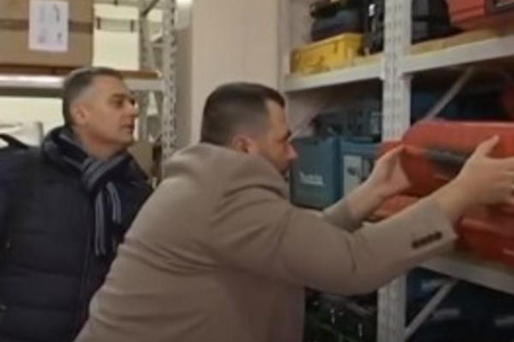 KOD SRPSKE CARINE BOLJE NEGO U RADNJI, SVEGA IMA: Radijatori, testere, kola! Pogledajte čega sve ima na rasprodaji