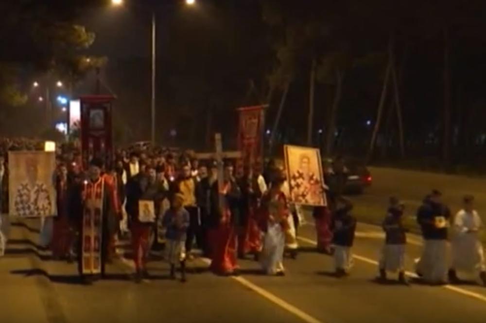 U CRNOJ GORI SVAKI DAN "NIKNE" PO JEDNA SRPSKA ZASTAVA! Nesvakidašnji PRIZOR širi se SVETOM (FOTO)